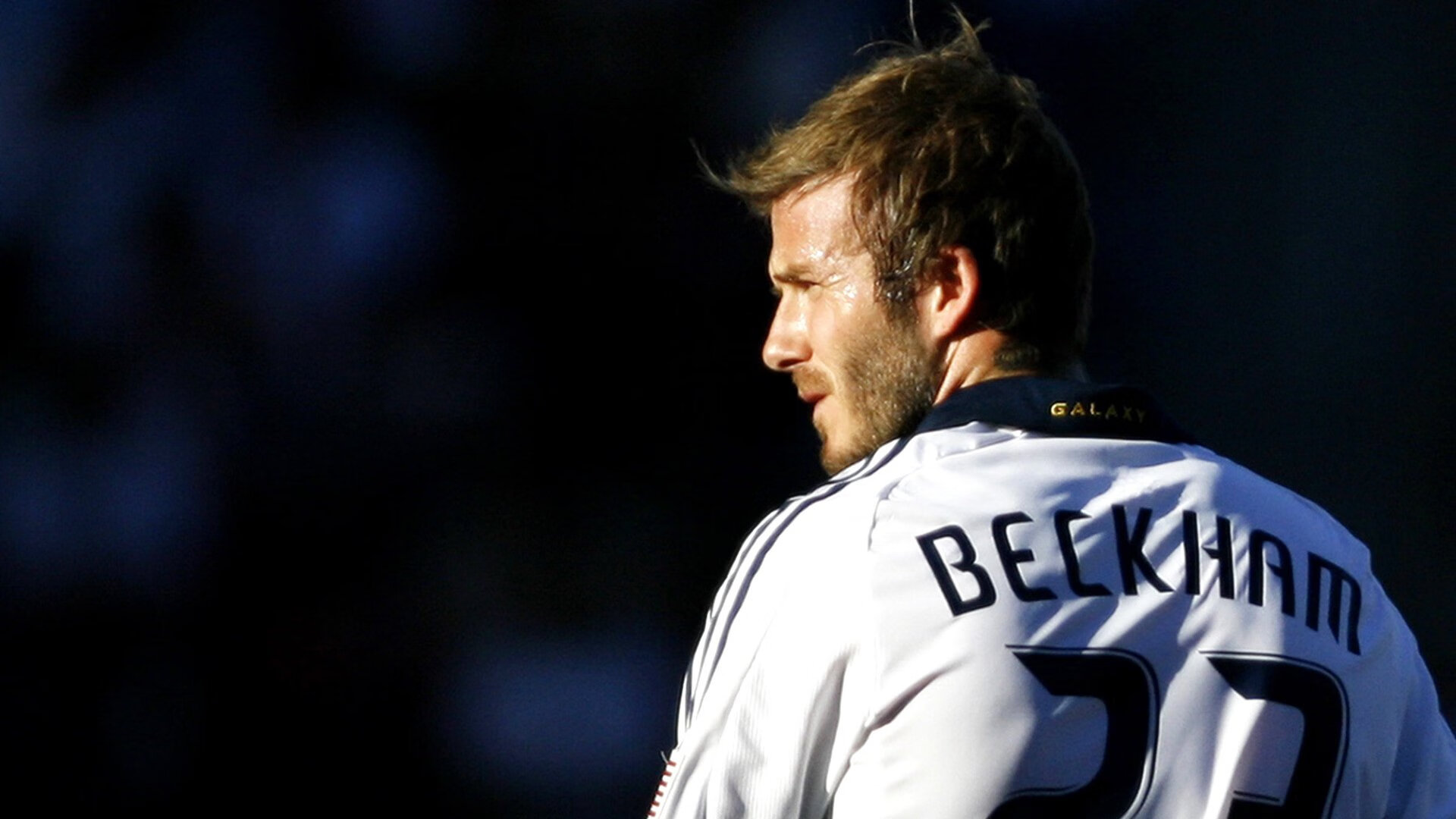 詹姆斯鼓励年轻球员勇敢表达想法，詹姆斯激励标语